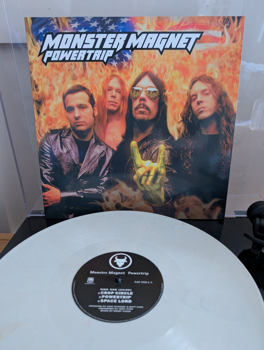 bigeuzi's tweet photo. #nowspinning #MonsterMagnet #Powertrip #StonerRock #StonerSundays #vinylcollection https://t.co/OESIUJNc6i