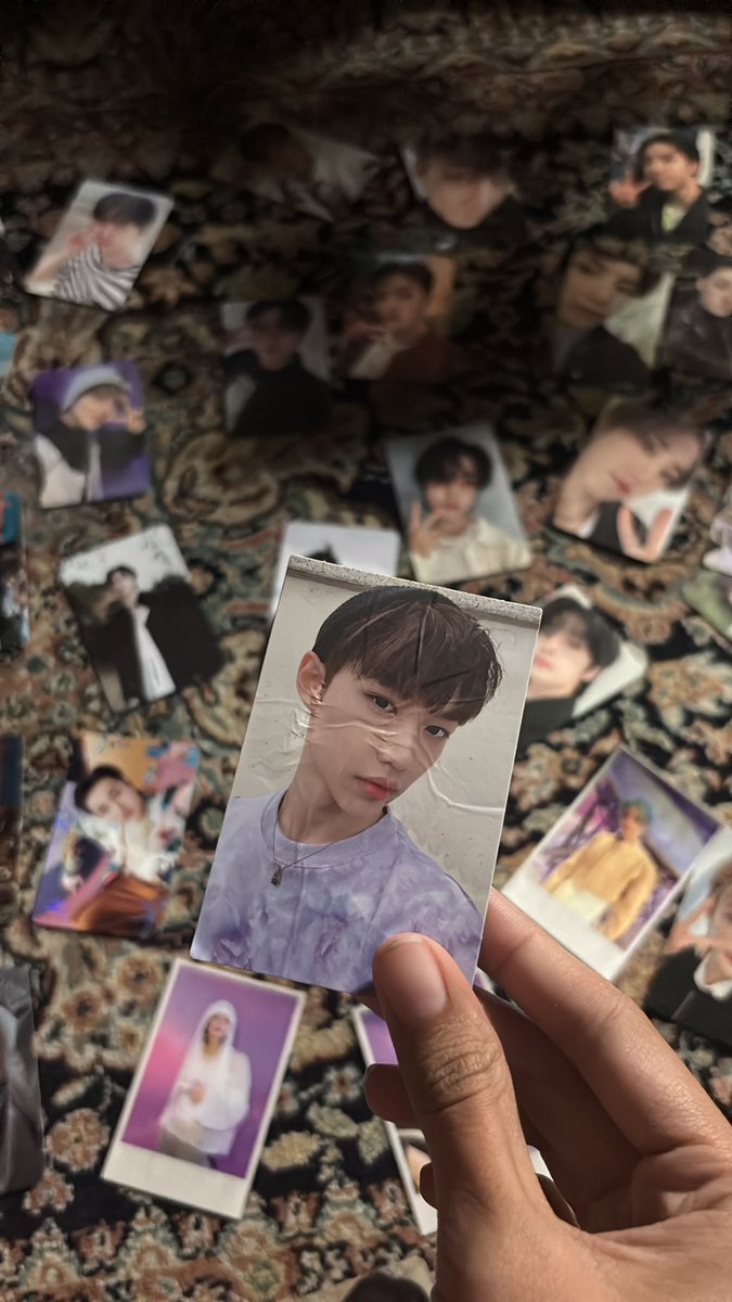 jule’s bf is a nerd rockstar ˖★🎸🎧⋆｡ °⋆ tweet media