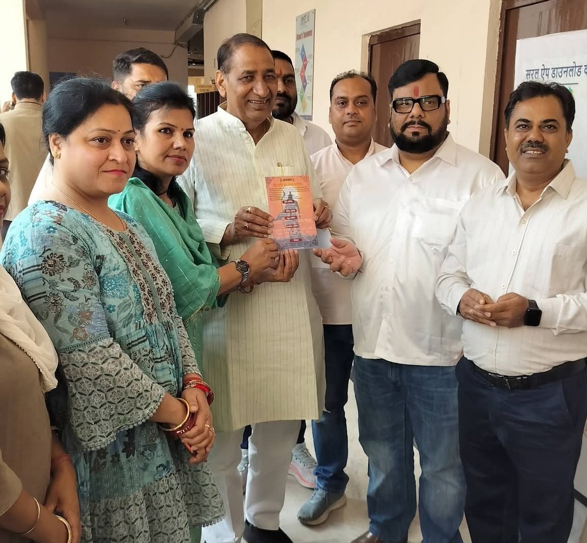 annukhan78's tweet photo. आज मां० विधायक दादरी @tejpalnagarMLA जी, भाजपा जिलाध्यक्ष Abhishek Sharma  जी भाजपा ग्रेटर नोएडा अध्यक्ष Arpit Tiwari जी स्नेहिल मुलाक़ात हुई #annukhan #nefoma @dr_maheshsharma @myogiadityanath @MYogiDevnath @myogioffice @narendramodi @AmitShah https://t.co/lmn2WjHi0W