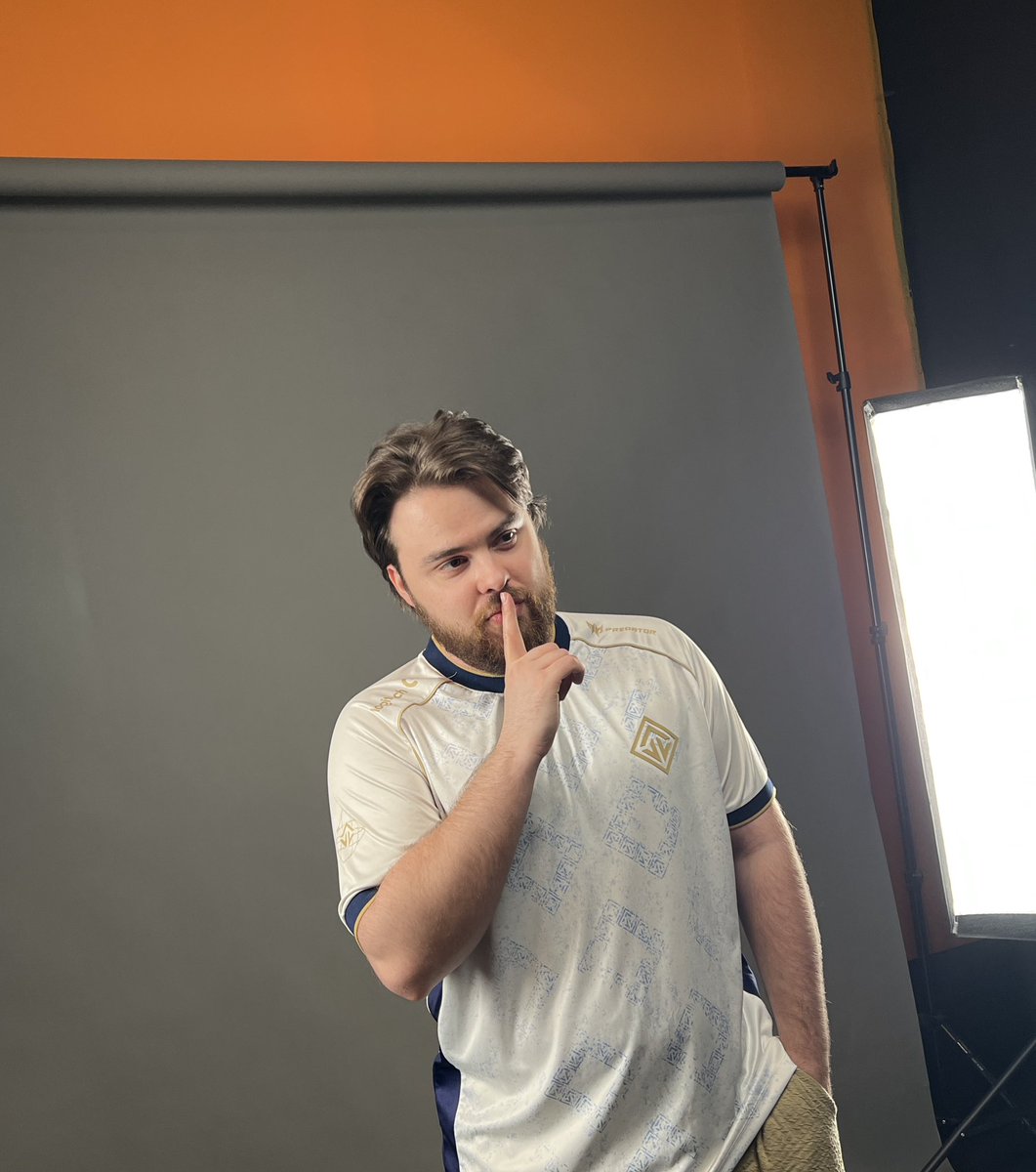 Il a qu’une seule emote 🤫

#JOBLIFE