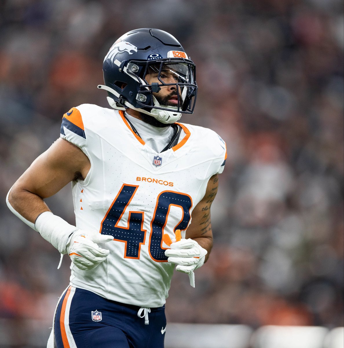 SleeperBroncos's tweet photo. LB Justin Strnad is staying home in Denver on a 3 year deal worth 18 million with 10 million guarantee, per @JamesPalmerTV 

@RapSheet says that he Broncos are working on keeping their guys 👀 https://t.co/25QVqTTV3l