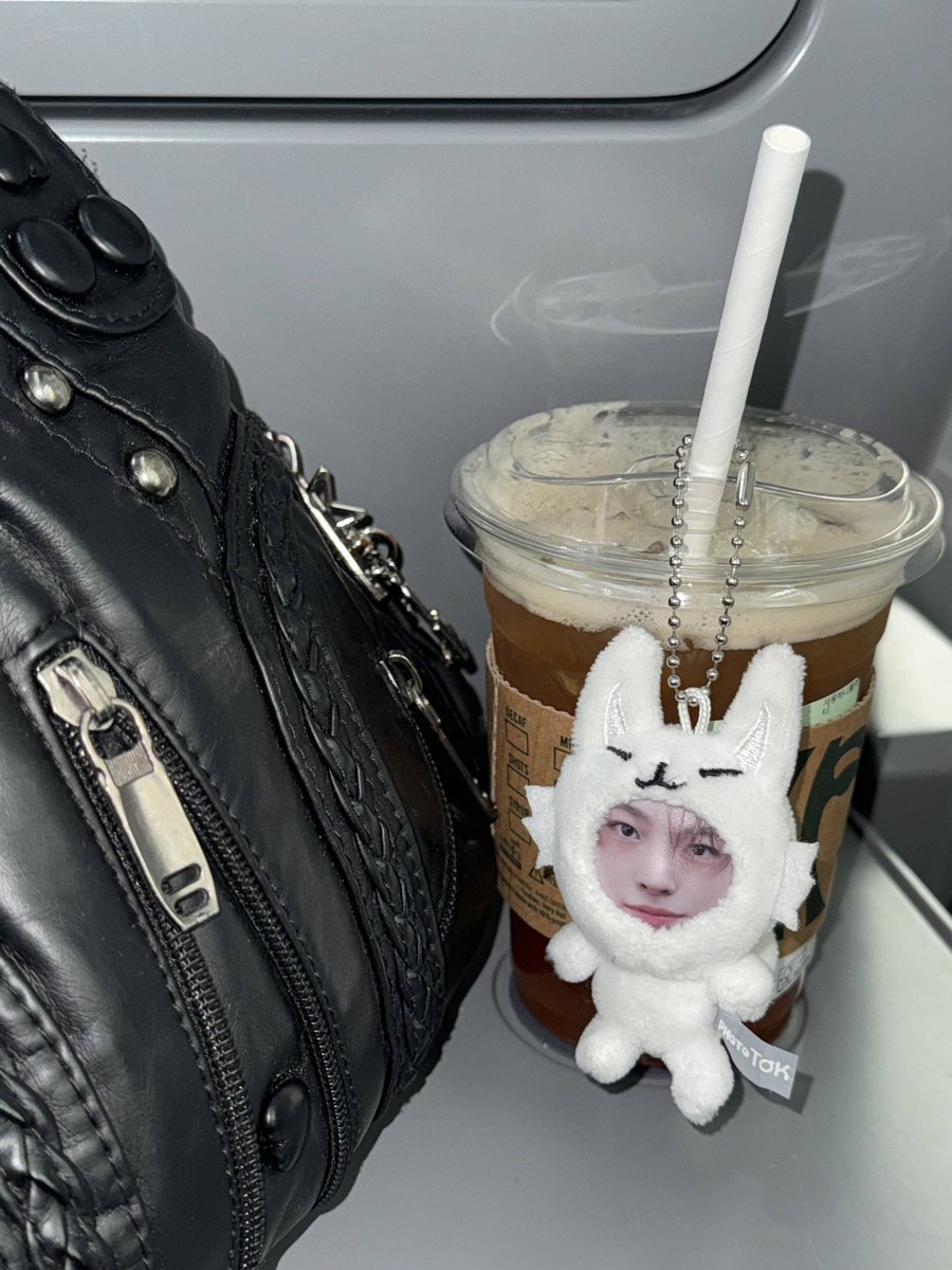 저땐 공식인형이고 뭐고 0무것도 없어서 그냥 내가만들어서 데리고다님 ㅋ ㅋ