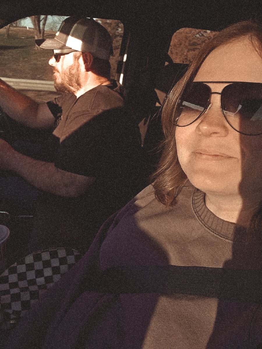 LeishaWimmer9's tweet photo. Life is so damn perfect right now.

 Spent the day with my love yesterday. And today I'll open the windows and clean the house. I love slow weekends with my little family. 

#LoveThisLife #SpringClean #WeekendLivin https://t.co/CXqSxWCtWF