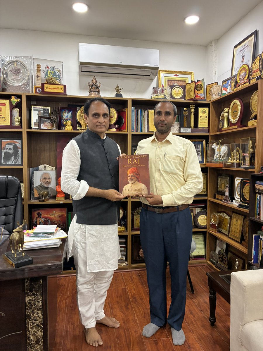 Prof Rakesh Sinha tweet media