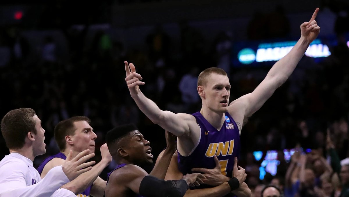 ryanhammer09's tweet image. Northern Iowa voodoo magic in the month of March a tale as old as time.

Ben Jacobsen in year 20 - 4 NCAAT wins in 4  appearances, best team in 2020 MVC too.

Great defense this year that looks insane right now offensively. 3rd(!!!) in roster continuity in the COUNTRY this year.