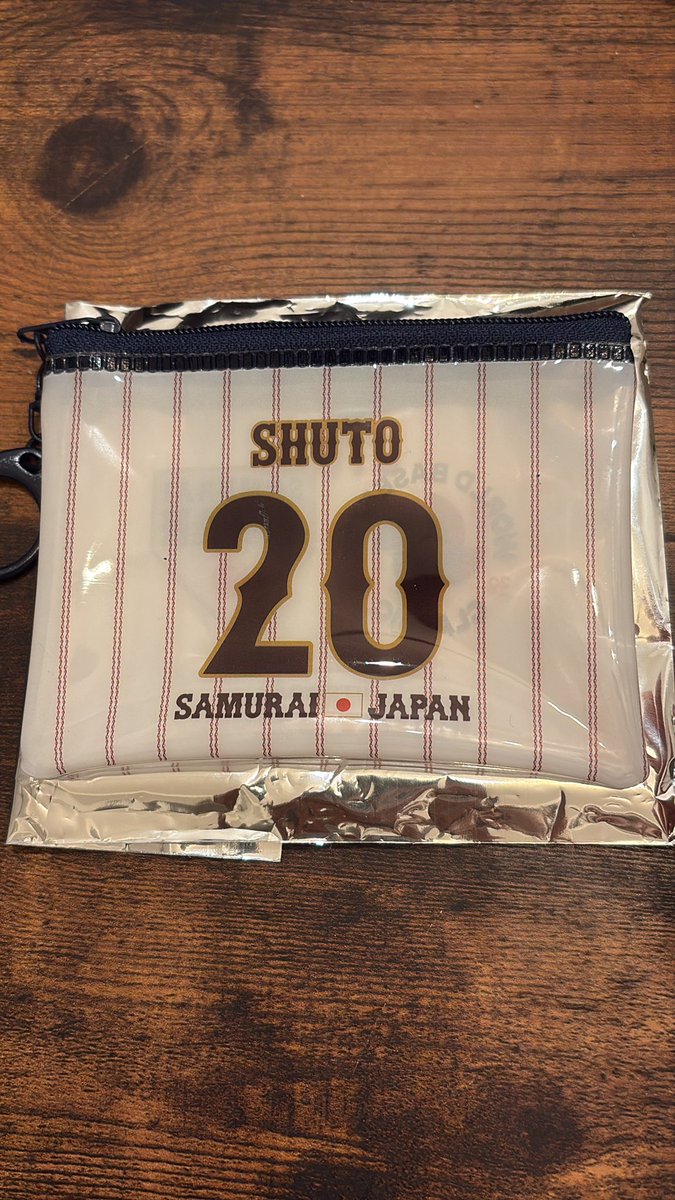 chanmai_ch's tweet photo. @_mk____tk ポーチこちらになります。 https://t.co/Om59T67REr