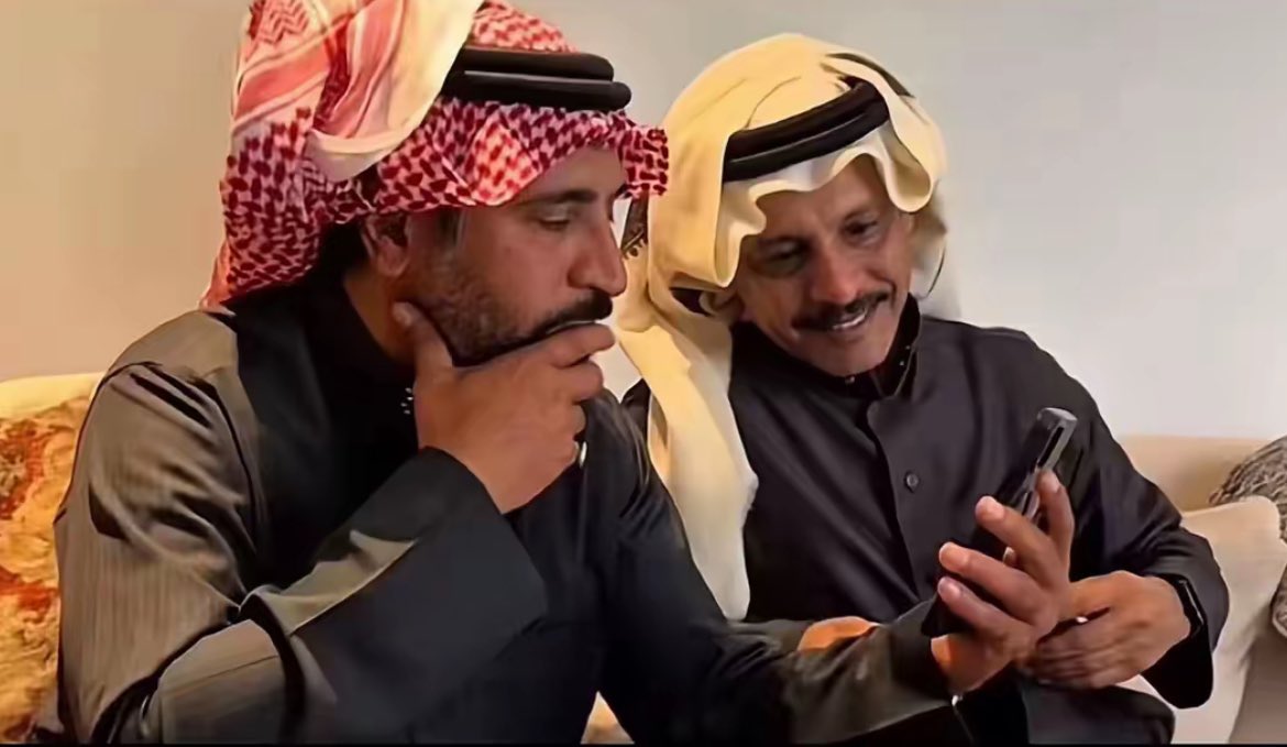 subiie7's tweet photo. إنتصب قدام حسادك .. ب بيض الهدوم 
لو ما عندك ل أهل بيتك شراب ولا طعام

- مدغم أبو شيبه .

إنتصب كنك طلعت من المعارك
ماخذٍ .. ثار ( القبيله ) كل أبوها 

- ناصر الحمادين . https://t.co/EzsZDTl3Ku