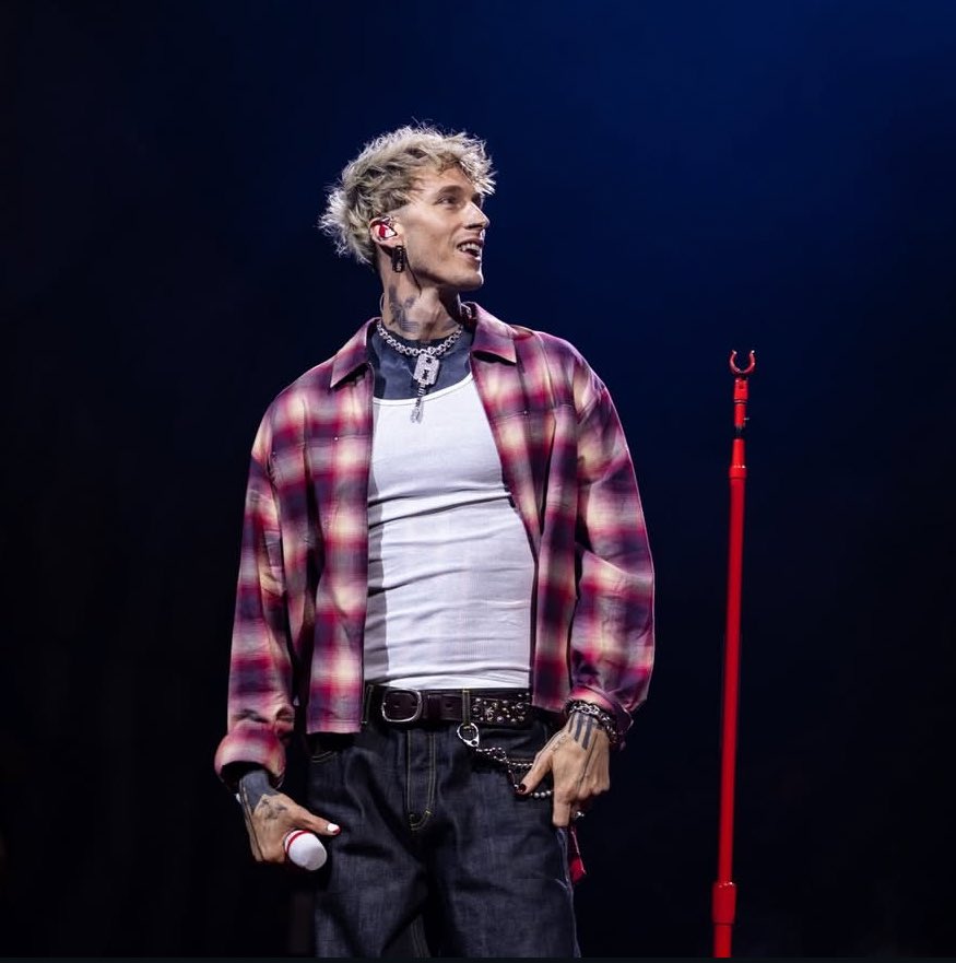 ESTalienXX's tweet photo. Kells in flannel >>>>>>> 

📸jakemchristian https://t.co/DODOfyaKTU