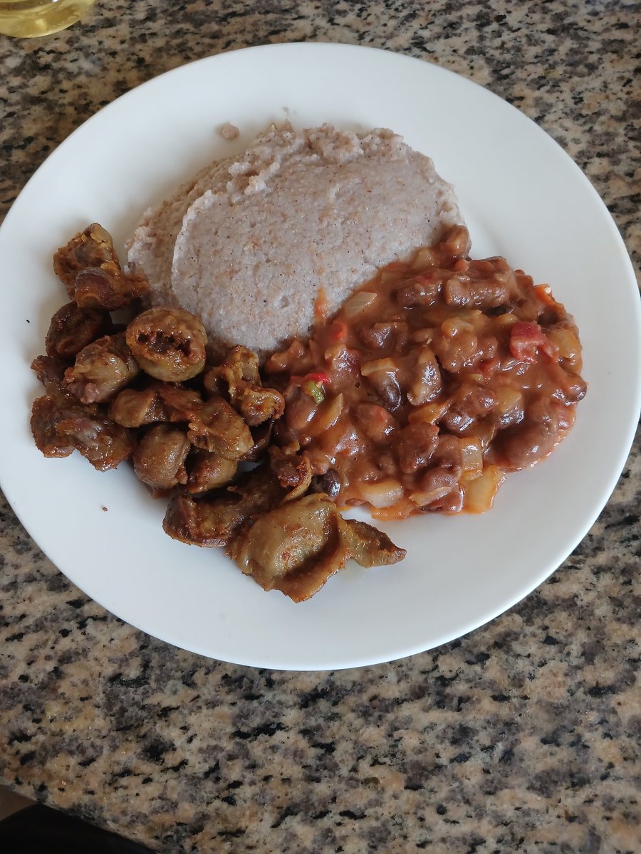 gospelmatondi's tweet image. @TeamFuloZim #gizzard and #beans for sunday lunch and dinner combined. @ChikomanaC @bim_specialist @KingJayZim @Alfred67686158 @boldcolours @TariroM_12 @mcbaudy @ngaapinde  nhasi ndapinda jorodhani zvaisaita ndisapinda nezvandaona kupool nhasi.
