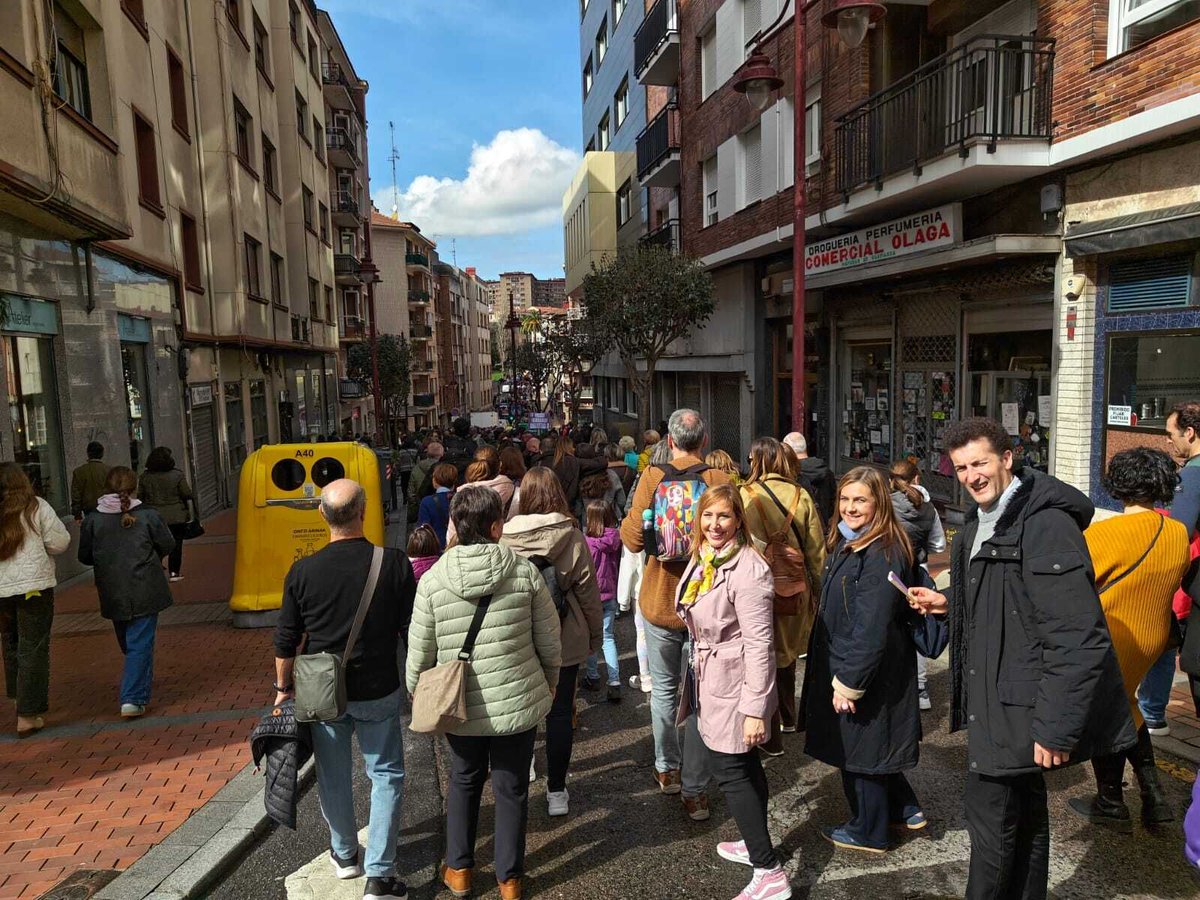 gorabarakaldo's tweet photo. Hemos participado en la manifestación convocada por el movimiento feminista de #Barakaldo #8marzo 

@amaiadelcampoberasategi #alkatea #iratxefoces @rakellala #gorkazubiaurre https://t.co/Vr7znzGr7a