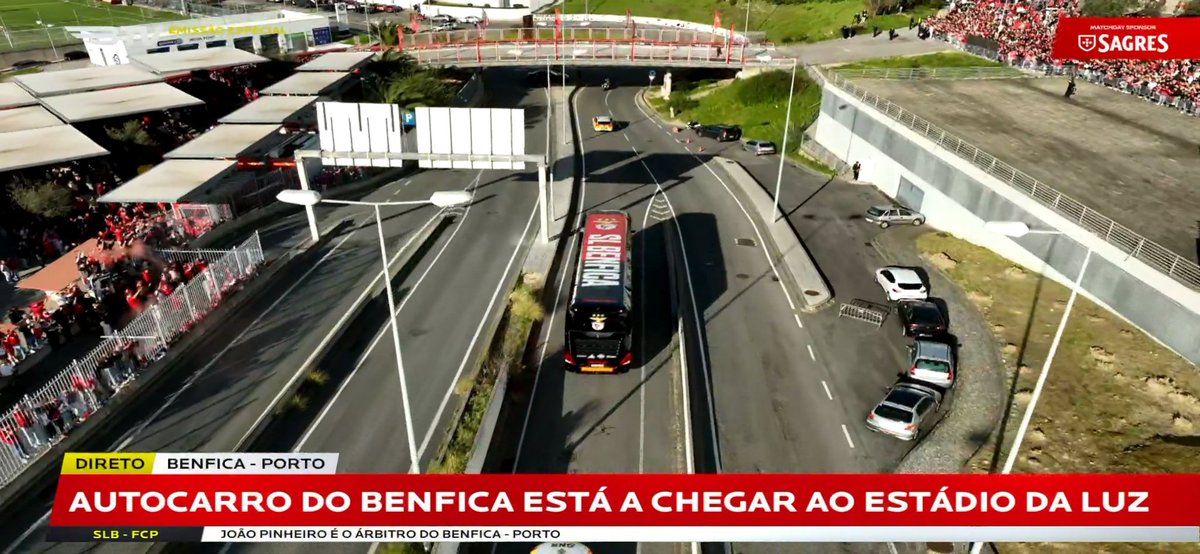 JAlexandre1995's tweet photo. Um jogo destes e os adeptos completamente afastados e impossibilitados de dar as boas vindas à sua propria equipa. O futebol português é intragável https://t.co/c0NN1A1guR
