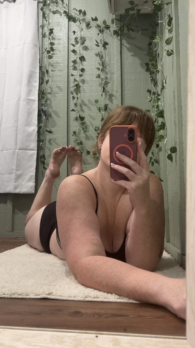 redheadreader_ tweet media