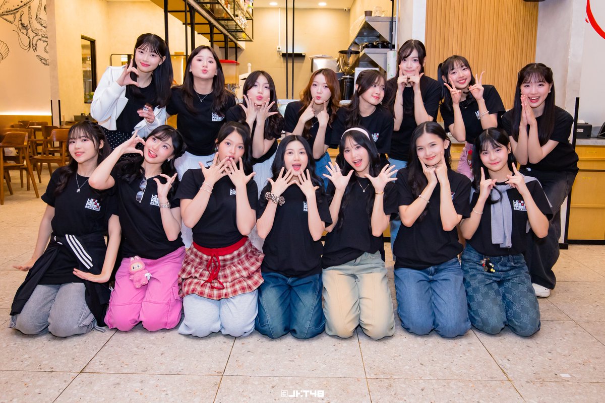 Terima kasih untuk teman-teman yang sudah hadir dan berbagi kehangatan bersama Team Love JKT48 melalui JKT48 OFC Event “JKT48 Psychology Project: Discovering Our Love, Dream and Passion - Team Love" 💗 

Mohon dukungannya selalu untuk Team Love! Sampai jumpa di keseruan