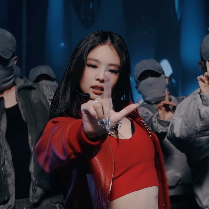 PopEmpirex's tweet photo. 'like JENNIE' by JENNIE has spent an entire year on the Global Spotify chart. https://t.co/HFhRjGbKmA