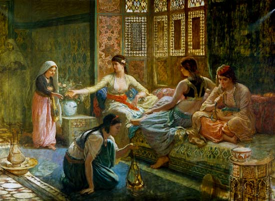 FerghaneA's tweet photo. La scène se passe en Syrie, pendant les croisades. 

Un notable musulman note le caractère exotique de la condition féminine européenne. Le prince Usâma Ibn Munqidh s’étonne en effet de l'attitude licencieuse des femmes occidentales, qui se meuvent comme bon leur semble et – horresco referens – discutent librement avec d’autres hommes que leurs époux : 

« Si l’un d’eux se promène dans la rue avec sa femme et rencontre un autre homme qui la prend à part pour lui parler en privé, le mari s’écarte et attend que la conversation soit terminée ; si elle dure trop longtemps, il laisse sa femme avec son compagnon et s’en va »

De son côté, le grand Averroès se désolait : « Notre organisation sociale ne laisse pas entrevoir ce que peuvent faire les femmes par elles-mêmes. Elles semblent exclusivement destinées à donner naissance et à donner le sein aux enfants. Cet état de servitude a détruit en elles la faculté de parvenir à de grandes choses. Voilà pourquoi l’on ne voit pas chez nous une seule femme dotée de vertus morales : leur vie passe comme celle des plantes, au service de leur mari. C’est de là que vient la misère qui dévore nos villes, étant donné que les femmes sont deux fois plus nombreuses que les hommes  »

Parcourant la France durant la Régence, l’Ottoman Mehmet Efendi s’étonnait du fait que les plus grands seigneurs français font « des honnêtetés incroyables aux femmes du plus bas état, de sorte que les femmes font ce qu’elles veulent et vont en tel lieu qu’il leur plaît ».

Premier ambassadeur ottoman à Paris sous le Directoire, Morali Seyyid Ali Efendi rend compte de sa visite de la bibliothèque de l’École centrale de Lyon de cette manière : 

« C’est un endroit bien éclairé, composé de deux ailes en longueur […]. L’endroit en question étant occupé par des femmes, nous y restâmes peu ». 

Scrutant les mœurs du pays, il juge que l’estime et l’honneur que les Français manifestent envers les femmes sont extraordinaires : 

« Même si une femme de basse extraction entre dans une assemblée d’hommes parmi les nobles et les gradés, le chef de l’assemblée se lève, libère sa place et, la saluant, l’y installe et reste debout ».

En Égypte, Jabarti ne cache pas son horreur devant la dissolution des hiérarchies traditionnelles et la promotion sociale de la gent féminine que suscite la présence de l'envahisseur français.

« On vit des femmes musulmanes habillées à la manière des Françaises. Elles sortaient avec les fonctionnaires des quartiers pour les inspections et les affaires concernant la population ou pour les jugements ordinaires, pour commander, interdire ou lancer des appels aux gens. La femme allait toute seule ou avec quelques compagnes ou personnes invitées du même genre […]. On la voyait prendre des décisions, commandant et interdisant ». 

Visitant la France pendant la Restauration, l'Égyptien Tahtawi disserte sur le spectacle qu'il a sous ses yeux et insiste sur les différences entre l’Orient et l’Occident sur la condition féminine. 

Dans une France où le statut des femmes s’est dégradé avec le Code Napoléon, il juge que les hommes de ce pays « sont les esclaves des femmes et se soumettent à leurs volontés, qu’elles soient belles ou non ». Les femmes orientales « sont considérées comme des meubles, tandis que chez les Francs, ce sont des enfants gâtés ».

#8mars. #DroitsDesFemmes.