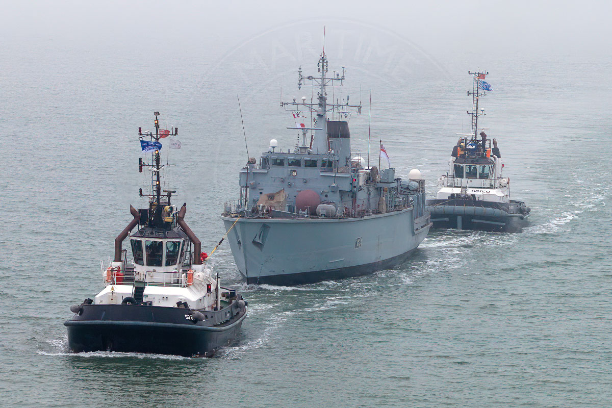 MaritimePhotos's tweet image. HMS Middleton (M34) is towed into Portsmouth from Southampton. The mine warfare vessel recently returned from the Gulf as deck cargo on a heavy-lift vessel. As such, the RN has no operational warships in the Arabian Gulf.
#naval #maritime #RoyalNavy