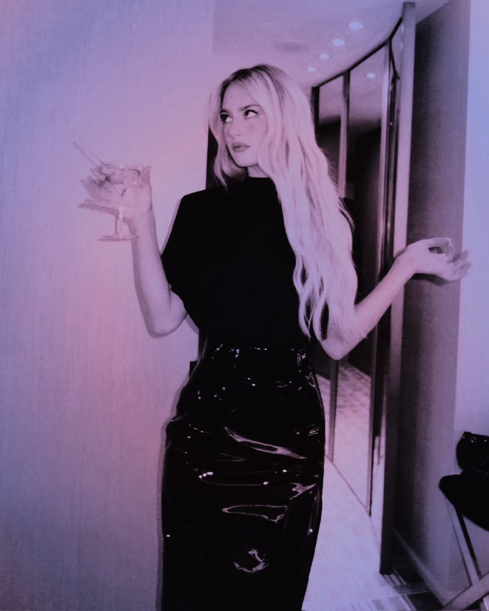 * 𝐒𝐡𝐚𝐝𝐨𝐰ᵈᵃᵘᵍʰᵗᵉʳ. tweet media