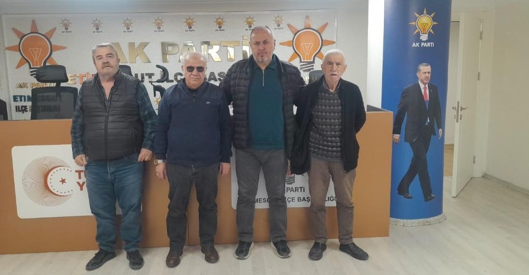 ozbey57sinoplu's tweet photo. Piyade Mahallesi Komisyonu, haftalık olağan toplantısını Mahalle Başkanımız Sn. Mustafa UYSAL’ın başkanlığında gerçekleştirdi.
@akpartiankara
#MilletimizleNiyetimizBir https://t.co/THMJUTmNss
