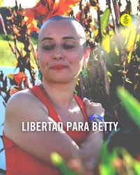 Hoy y cada día mi recuerdo para Ibtisame Lachgar, Betty. El odioso régimen marroquí la tiene en prisión. Fuerza Betty!💜💜💜💜