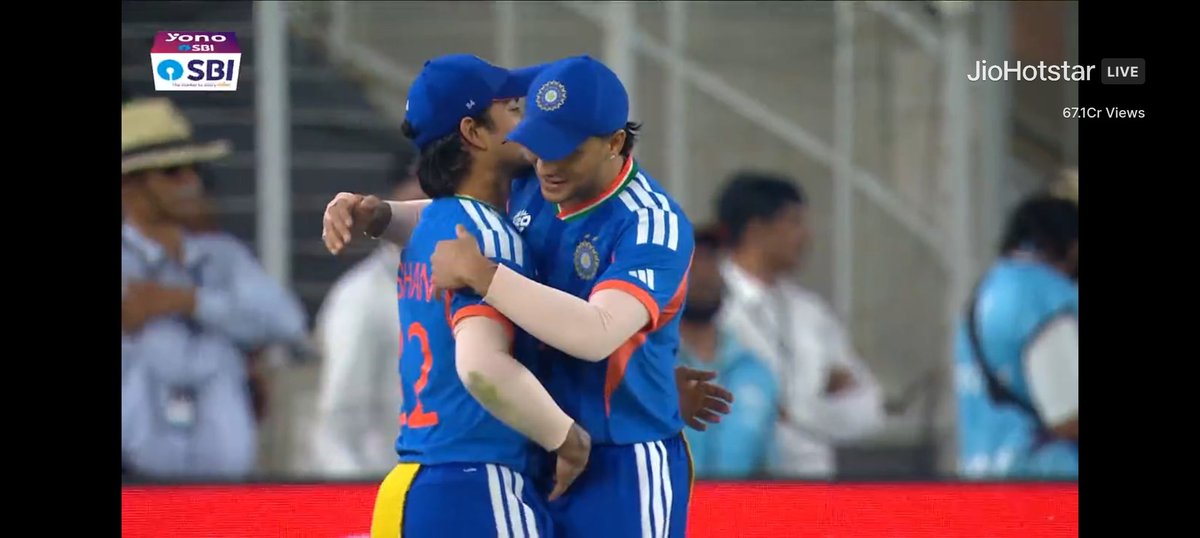 Axar (bapu) aaj "chha Gaye"   
wickets pr wickets #INDvsNZ