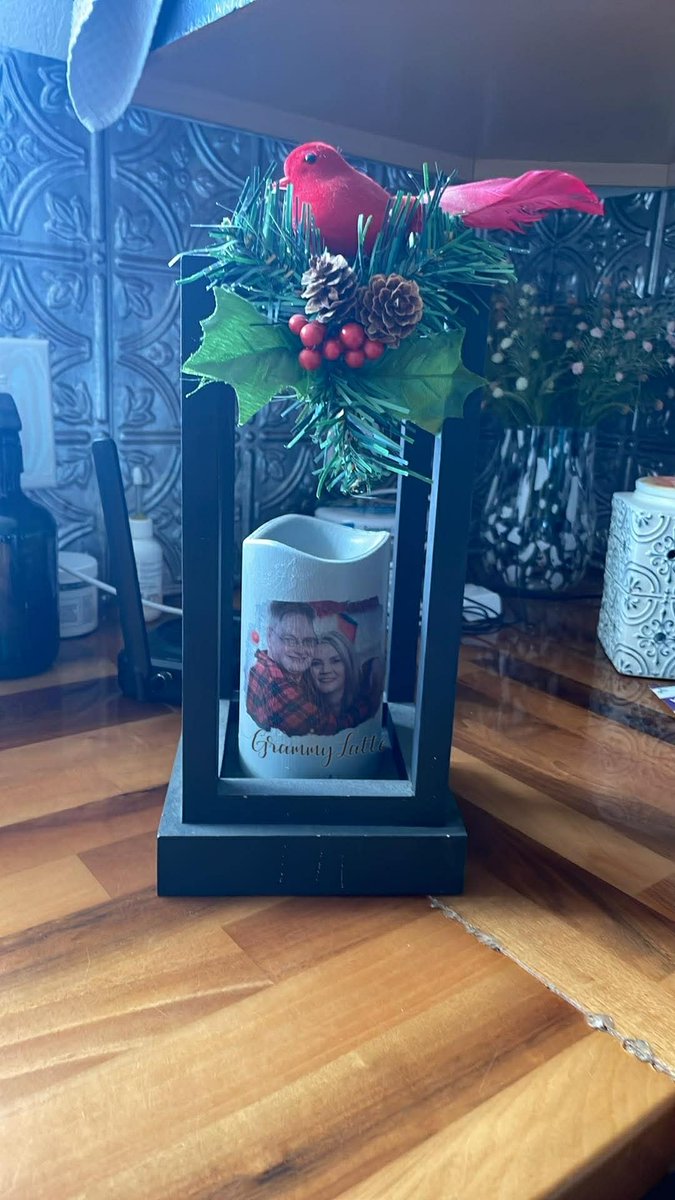 GrammyLatte's tweet image. When my sisters husband passed away last year I made these personalized items for her. 
#Memories #Decoupage #Crafty #CancerSucks