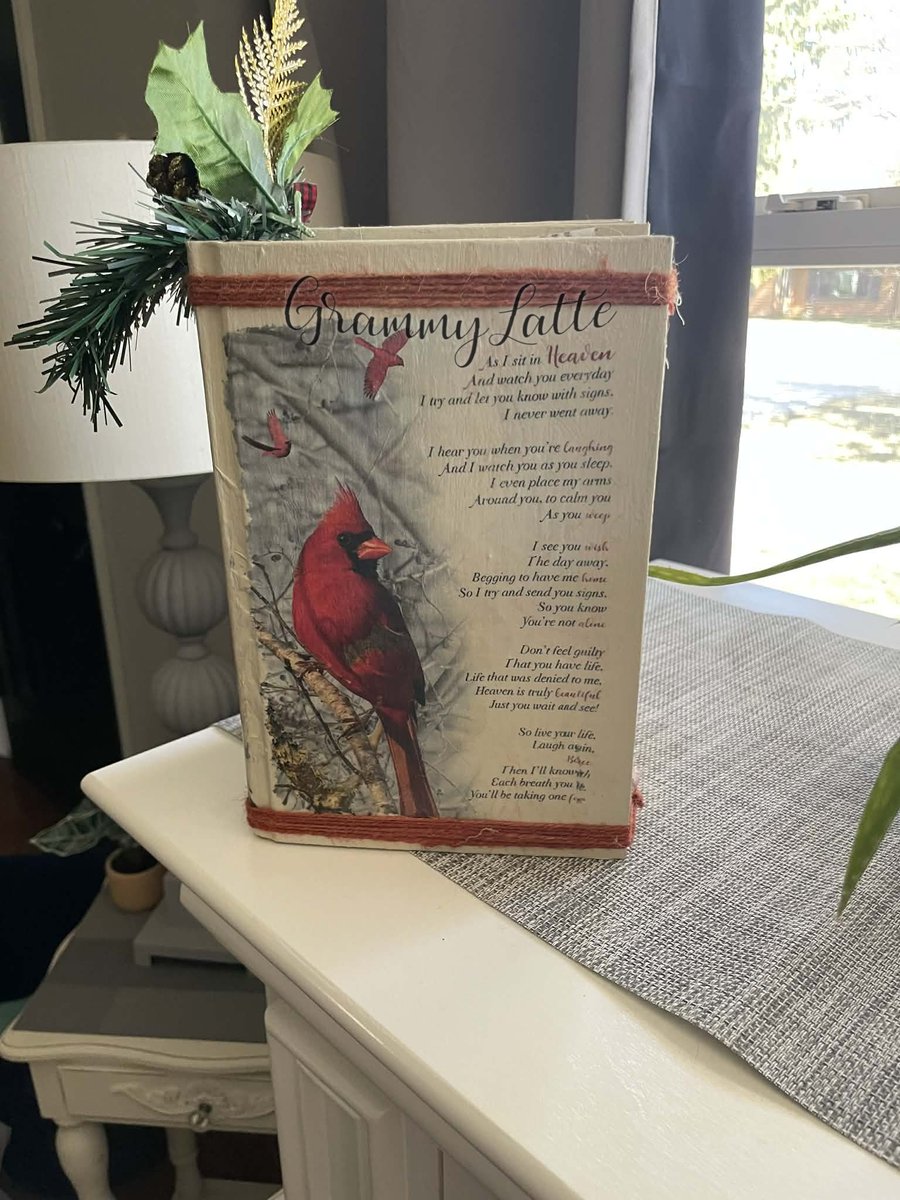 GrammyLatte's tweet image. When my sisters husband passed away last year I made these personalized items for her. 
#Memories #Decoupage #Crafty #CancerSucks