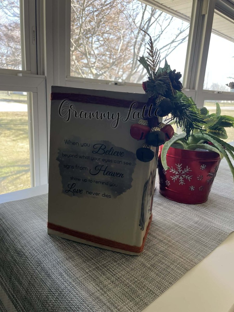 GrammyLatte's tweet image. When my sisters husband passed away last year I made these personalized items for her. 
#Memories #Decoupage #Crafty #CancerSucks