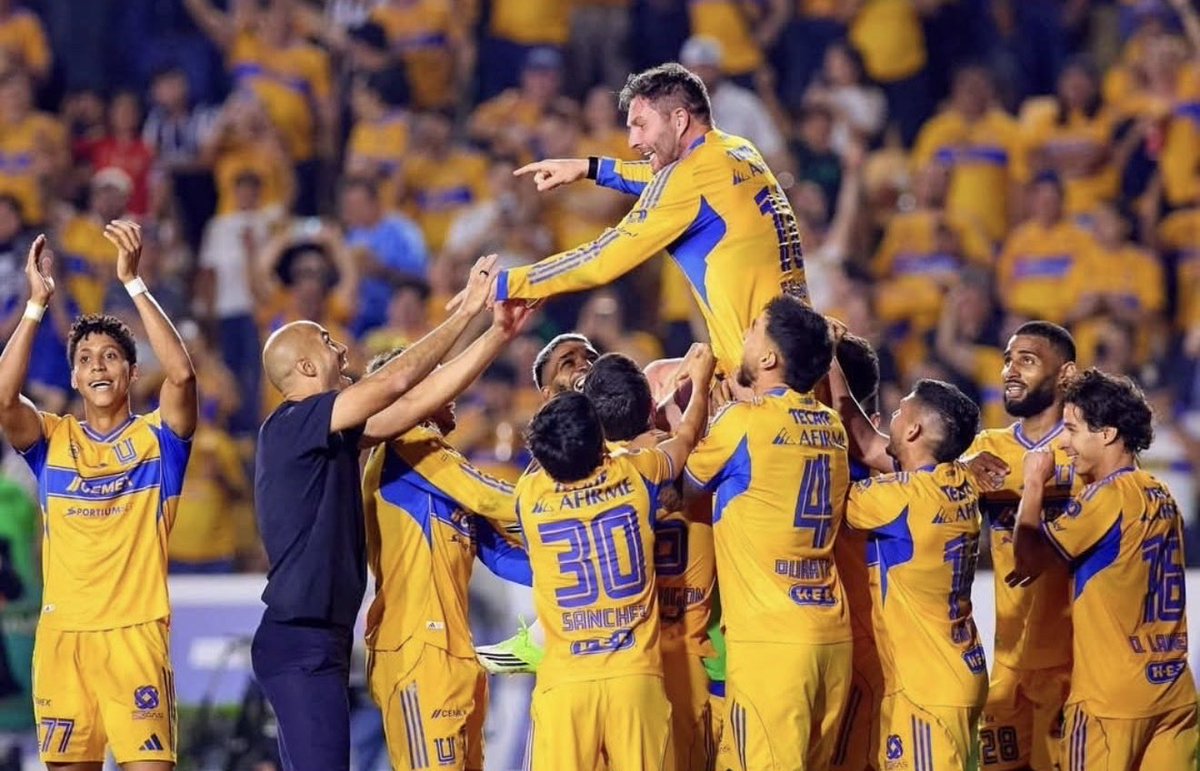 esolisgtz's tweet photo. @migangelgarzam @TigresOficial nunca olvidaré este momento! https://t.co/hDFNudo7f1