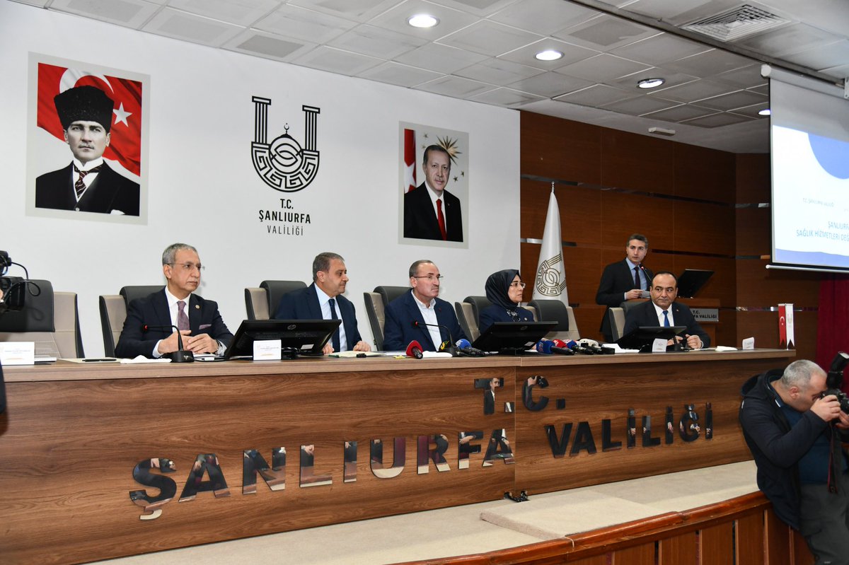 Şanlıurfa’da sağlık hizmetlerinin mevcut durumu, devam eden yatırımlar ve geleceğe yönelik planlamaların ele alındığı Sağlık Hizmetleri Değerlendirme Toplantısı gerçekleştirildi.

sanliurfaism.saglik.gov.tr/TR-377729/sanl…

<a href="/saglikbakanligi/">T.C. Sağlık Bakanlığı</a> 
<a href="/ErhanBerkDR/">Erhan Berk</a>