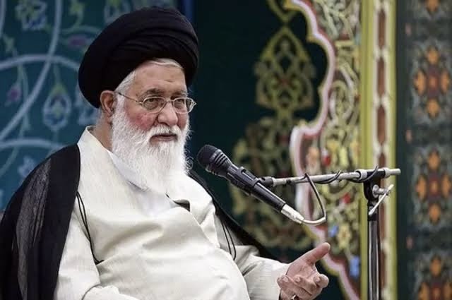 متوقع سُپریم لیڈر !  
کٹر انقلابی اور امریکہ مخالف سخت گیر مذہبی آراء کے لیے پہچانے والے ، شہید رہبر معظم سید خامنہ ای  کے بہت قریبی،  شہید صدر ابراہیم رئیسی کے سسر 
حضرت آیت اللہ العظمی سید احمد علم الھدٰی
آپ فلسطین و کشمیر پر قابض قوتوں کیخلاف ہیں