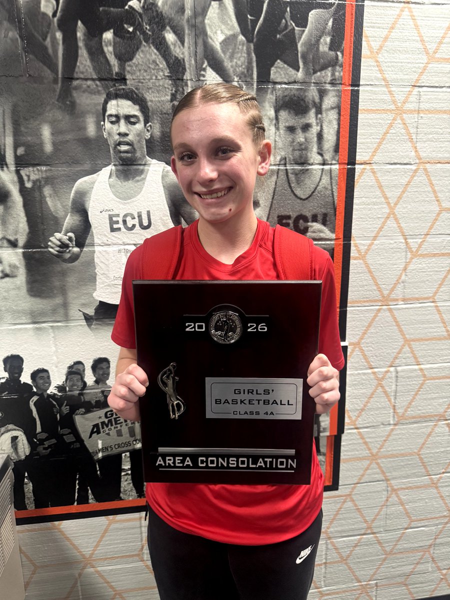 emmaeslinger_2028 tweet media