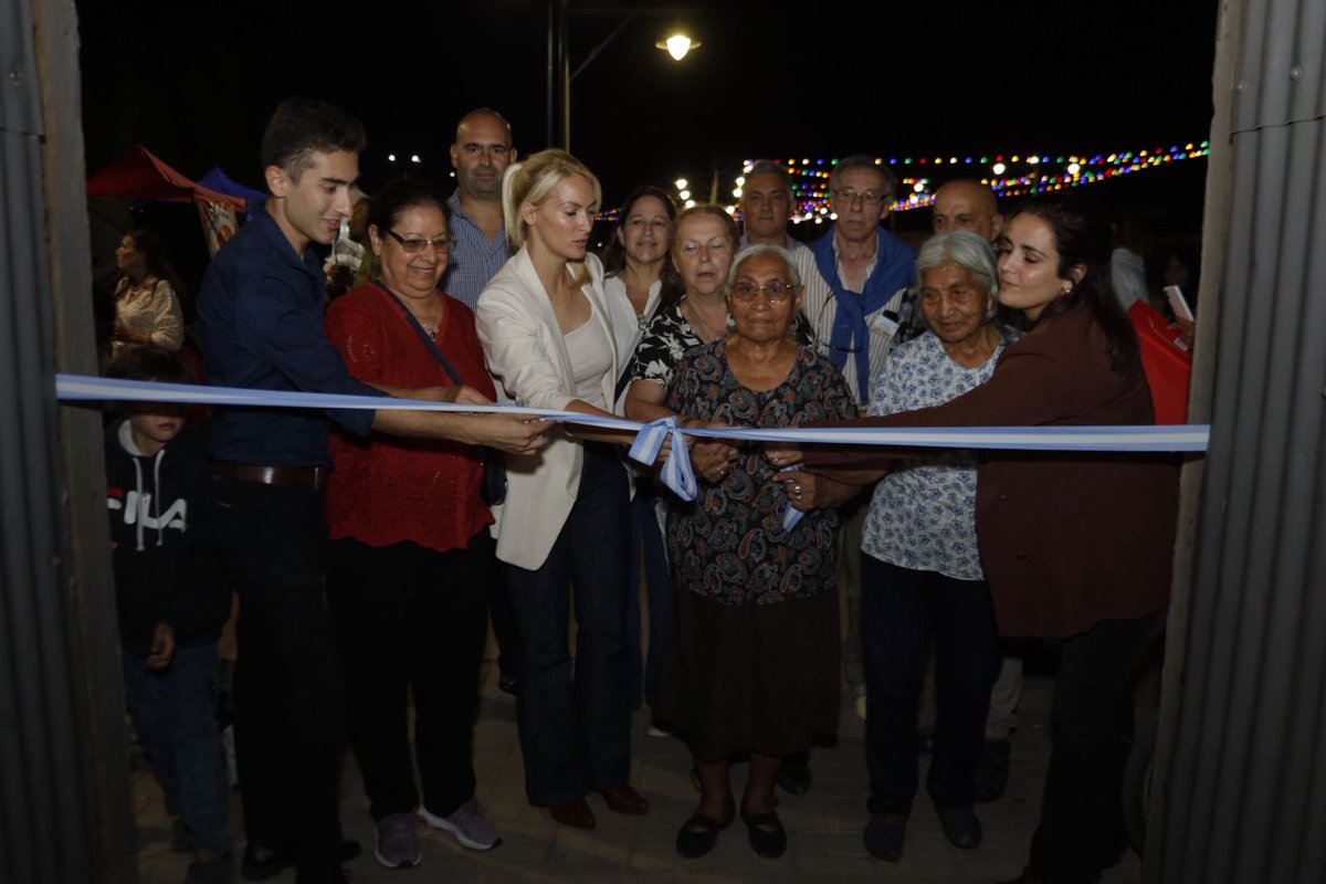 Tradición, cultura y trabajo. Ayer estuve en el Encuentro Nacional de Artesanos Cahuané que organiza el municipio de Capitán Sarmiento y reúne artesanos de todo el país, junto a la intendente @fastorino, Gonzalo Cabezas, <a href="/pabloemorillo/">Pablo Morillo</a> y <a href="/analiacorvino/">Analía Corvino</a>. Un encuentro que desde