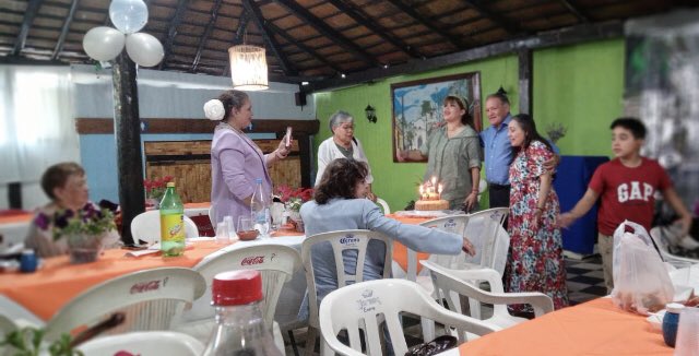 AnyeloMH's tweet photo. Acompañado a mi amigo Alberto Gutierrez López en el festejo de su compleaños. Felicidades amigo Beto. https://t.co/R4gR3j462V