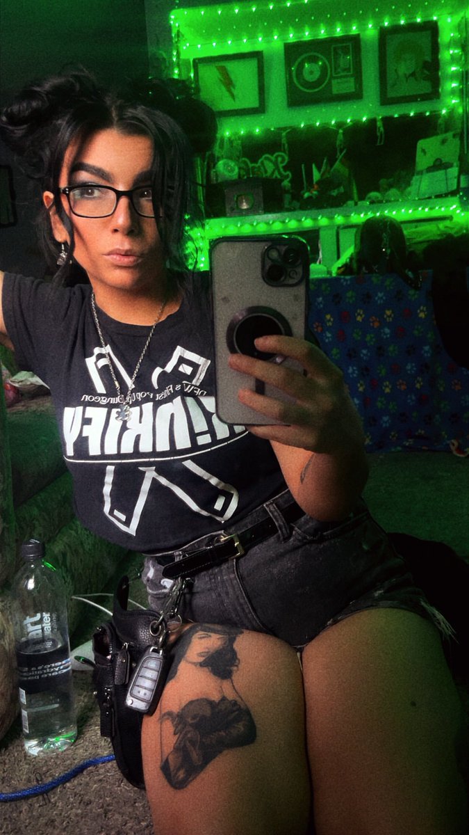 𝕿𝖍𝖊 𝕮𝖔𝖒𝖒𝖆𝖓𝖉𝖆𝖓𝖙 tweet media