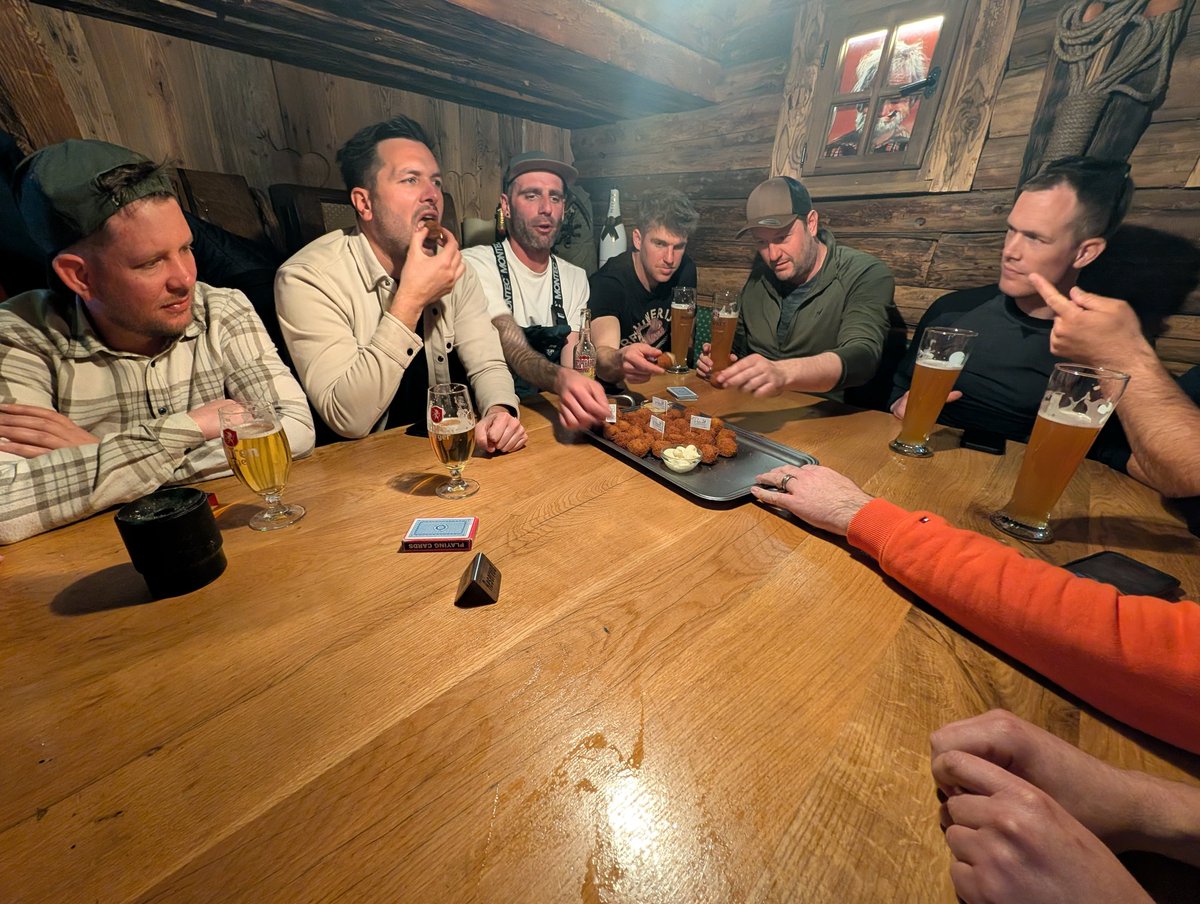 seroosonice's tweet photo. Bitteballs.... https://t.co/Q2RNDDUsgR