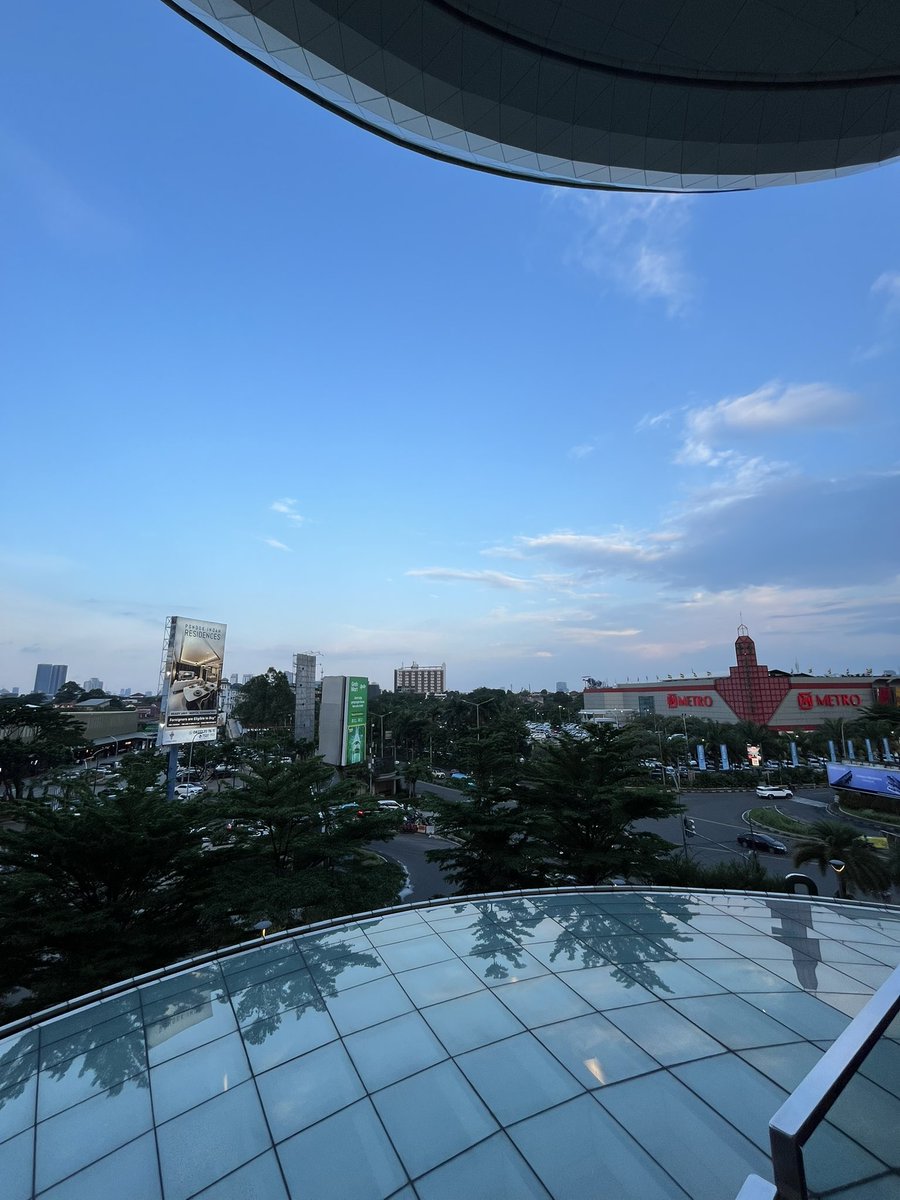 belalang kupu kupu🍉 tweet media