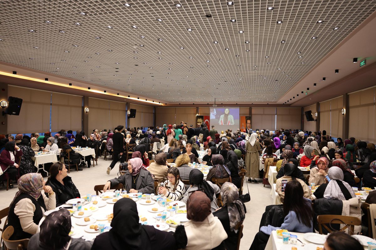 📍#Kocaeli

#Ramazan 18.Gün🌙

8 Mart Dünya Kadınlar Günü vesilesiyle,<a href="/akkadinkocaeli/">AK Kadın Kocaeli</a> olarak düzenlediğimiz iftar programımıza katılımlarıyla bizleri onurlandıran;
İl Başkanımız  <a href="/SahinTalus/">Dr.Şahin Talus</a> ‘a, <a href="/AKKADINGM/">AK Parti Kadın Kolları</a> MKYK üyemiz , il koordinatörümüz Rabia Nur Şenlik ve İpar