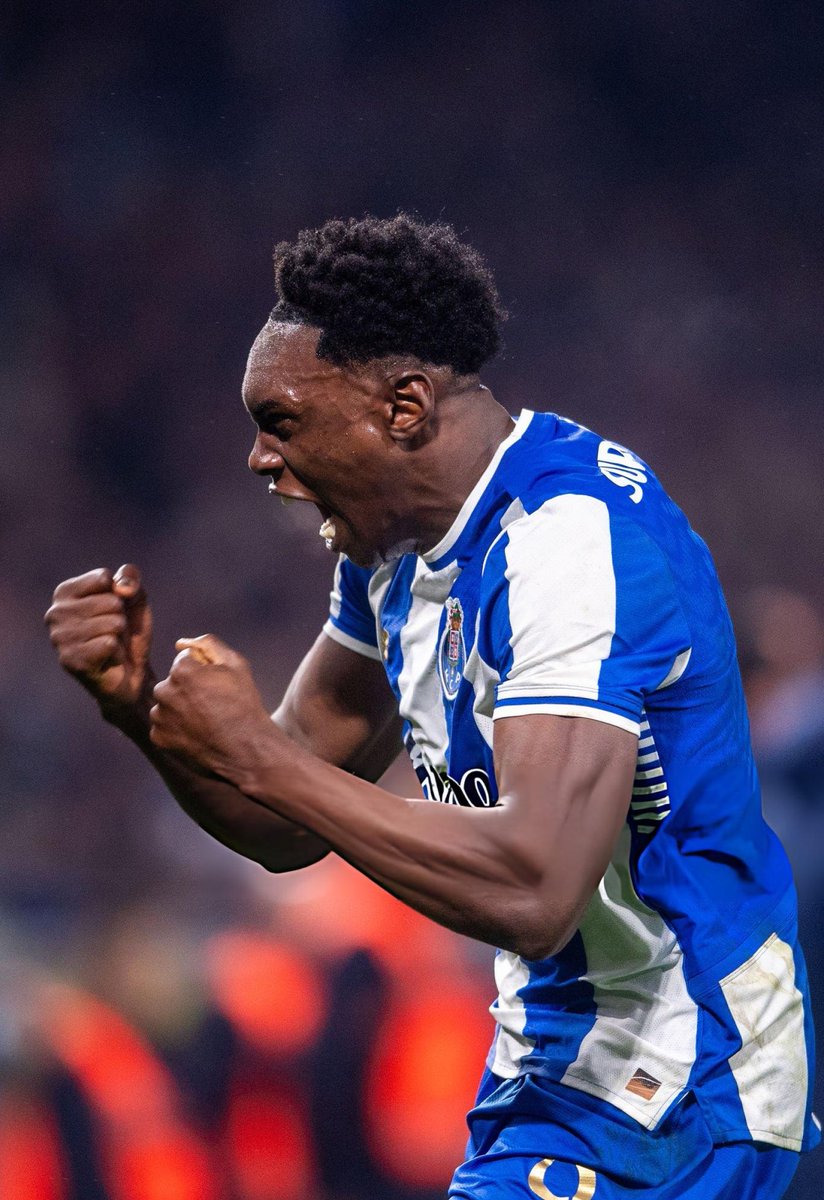 DragaoNews1893's tweet photo. Jogando bem ou mal, o "trapalhão" faz muita falta à equipa. A cada jogo que passa torna-se mais evidente. https://t.co/SsF5sgjGbr
