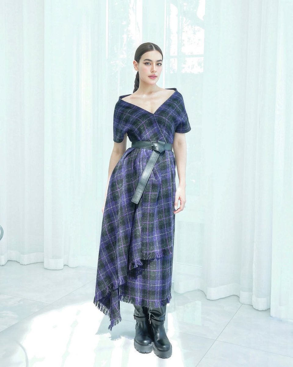 ᅠ

Mantan pacar, soalnya sekarang udah jadi istri.

ᅠ