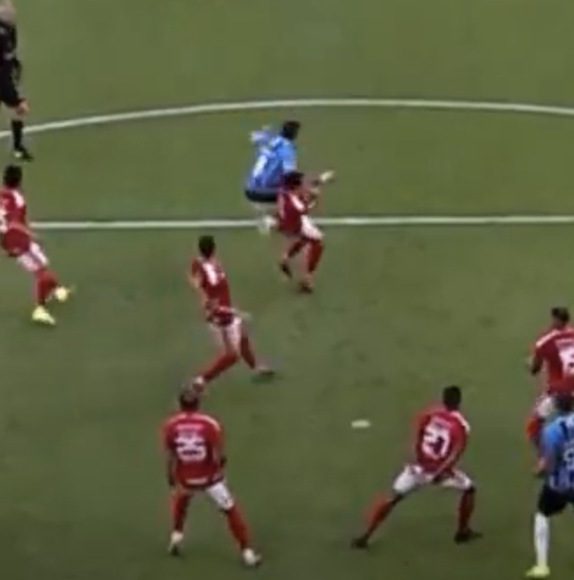 osgurisdors's tweet photo. Não, mas a federação é colorada

Simplesmente não gostaram que o inter foi campeão ano passado e protagonizou a roubalheira pior que 2005 https://t.co/vpW0NVUHnE