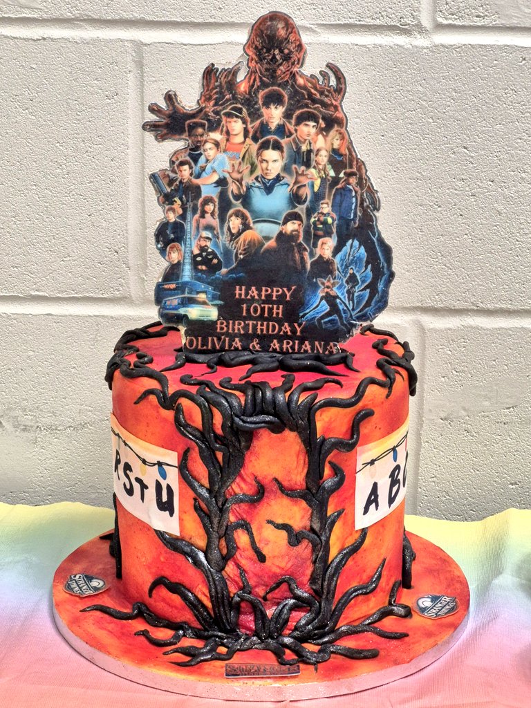 AromaPatisserie's tweet photo. Stranger Things Themed Birthday Cake ✨️

#StrangerThings #BirthdayCake #Cake #AromaPatisserie #Bakery #London https://t.co/qPTJ6rnBRQ