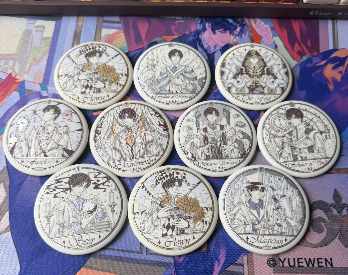 amelonmei's tweet photo. I bought a complete box of a blind badges so I can get the whole set. SO WHY DO I HAVE 2 CLOWNS? WHERE IS MIRACLE INVOKER??? Going to toss the badges as freebies on my mercari atp bc my ocd cannot handle this. IHY Yuewen… rightfully suspended from twitter today #lotm #scammed https://t.co/cn0jr3W30l