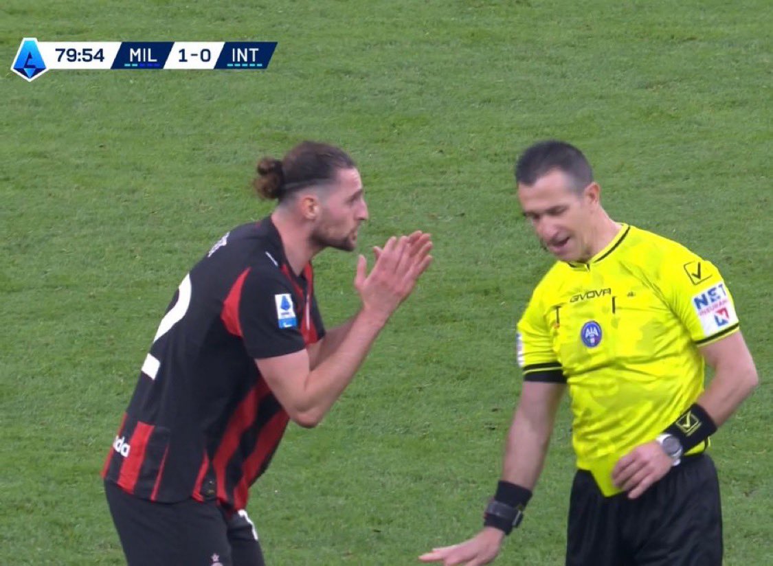 نجم ميلان يغيب عن مواجهة لاتسيو القادمة بسبب الانذارات. سيغيب رابيو للمباراة القادمة امام لاتسيو لتراكم البطاقات 