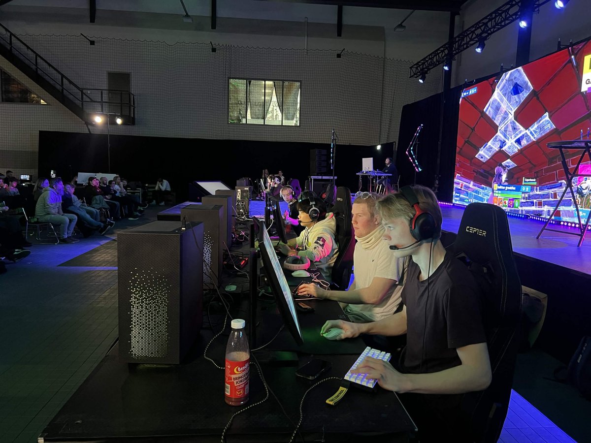 November tweet media