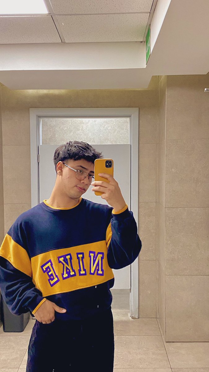 axdrem_'s tweet photo. 🐝 https://t.co/jfHBhk6awx