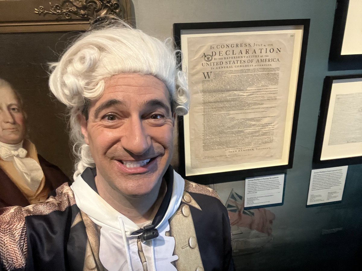 Carl Azuz tweet media