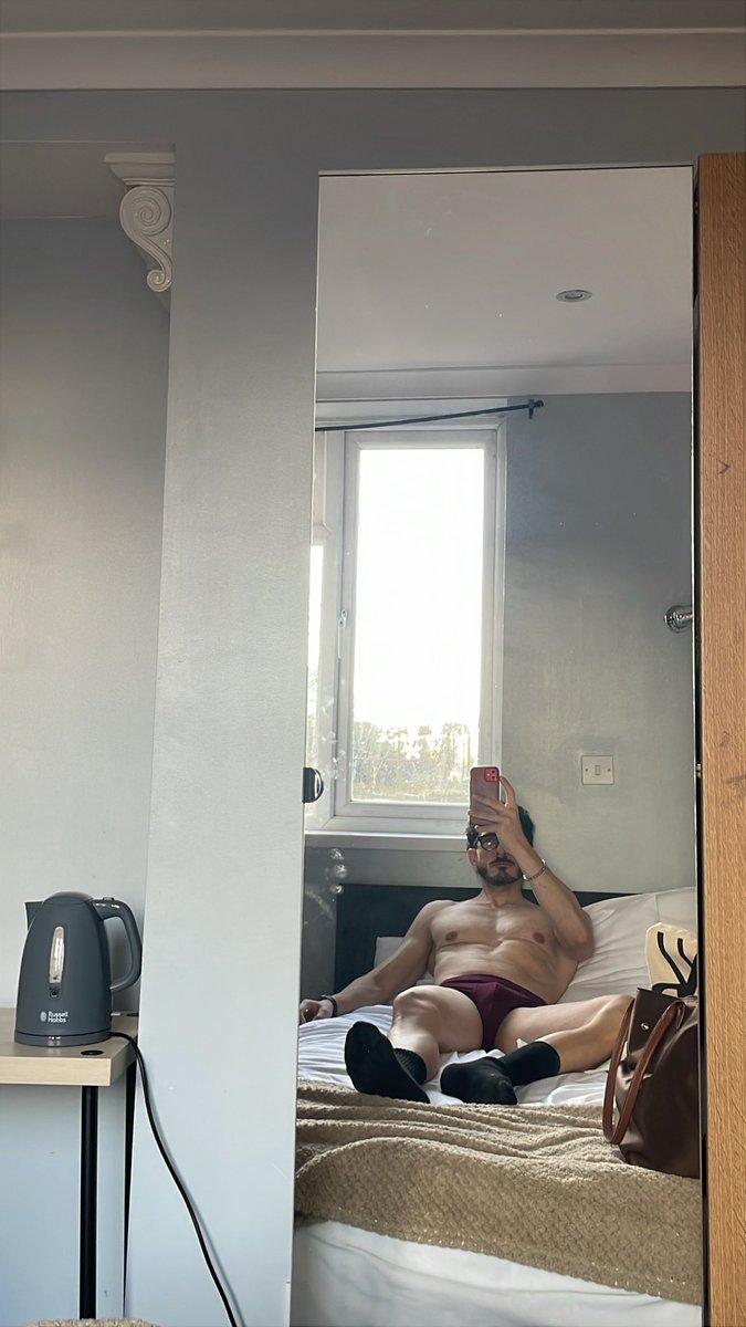 eqvilatero tweet media