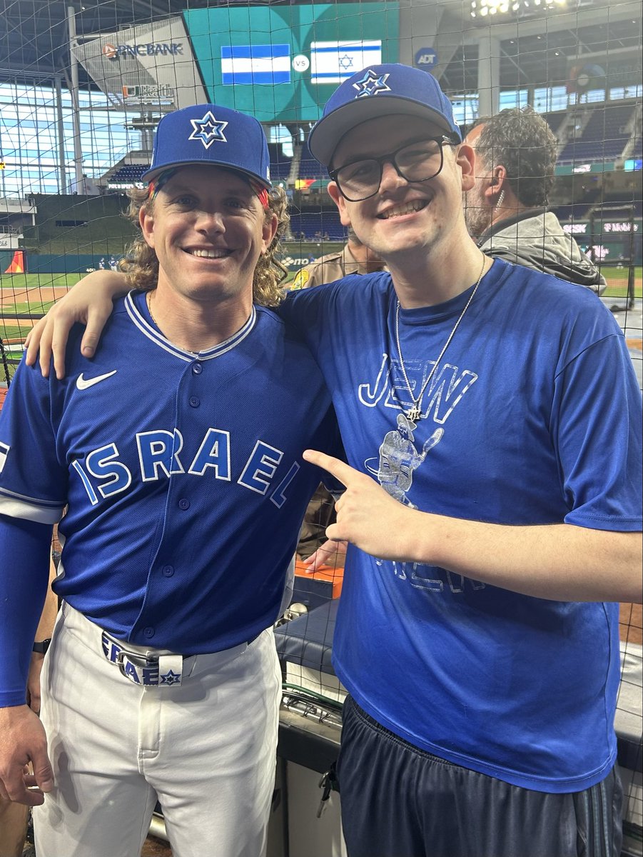 Max Mannis tweet media