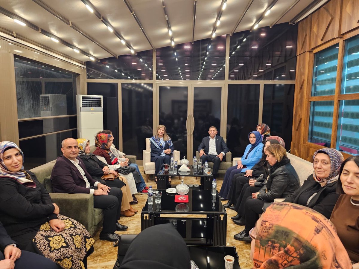 Ak Parti Diyarbakır Milletvekili Sayın <a href="/Kepoluasuna/">Suna KEPOLU ATAMAN</a>
 ‘nın teşrifleriyle Kadın Komisyonumuzun öncülüğünde #8Mart Kadınlar Günü İftar programımızı icra ettik.
Katılımlarından dolayı Sayın Vekilimize, tüm davetlilere ve kadın komisyonunuza teşekkür ediyoruz

<a href="/_aliyalcin_/">Ali YALÇIN</a>
<a href="/Sdka_Aydin/">Sıdıka AYDIN</a>