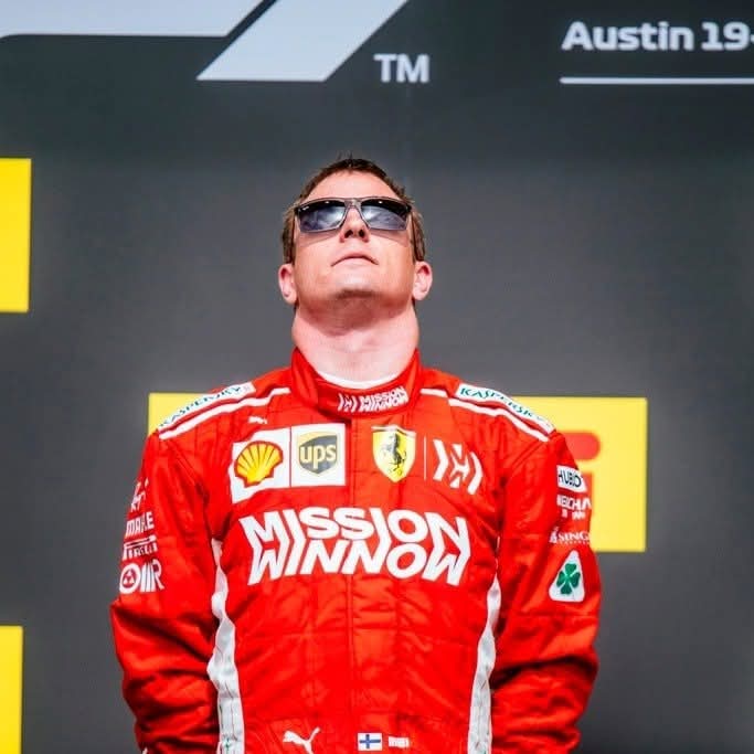 Almatifosa's tweet photo. El hijo de Raikkonen ganó una carrera y subió al podio con lentes de sol, justo como solía hacer su papá.

Kimi no tuvo un hijo, tuvo un clon. https://t.co/qsQtrjunno